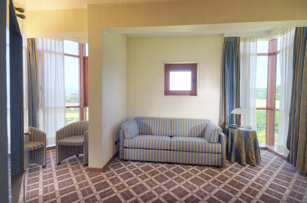 Hotel Federico II Jesi Esterno foto